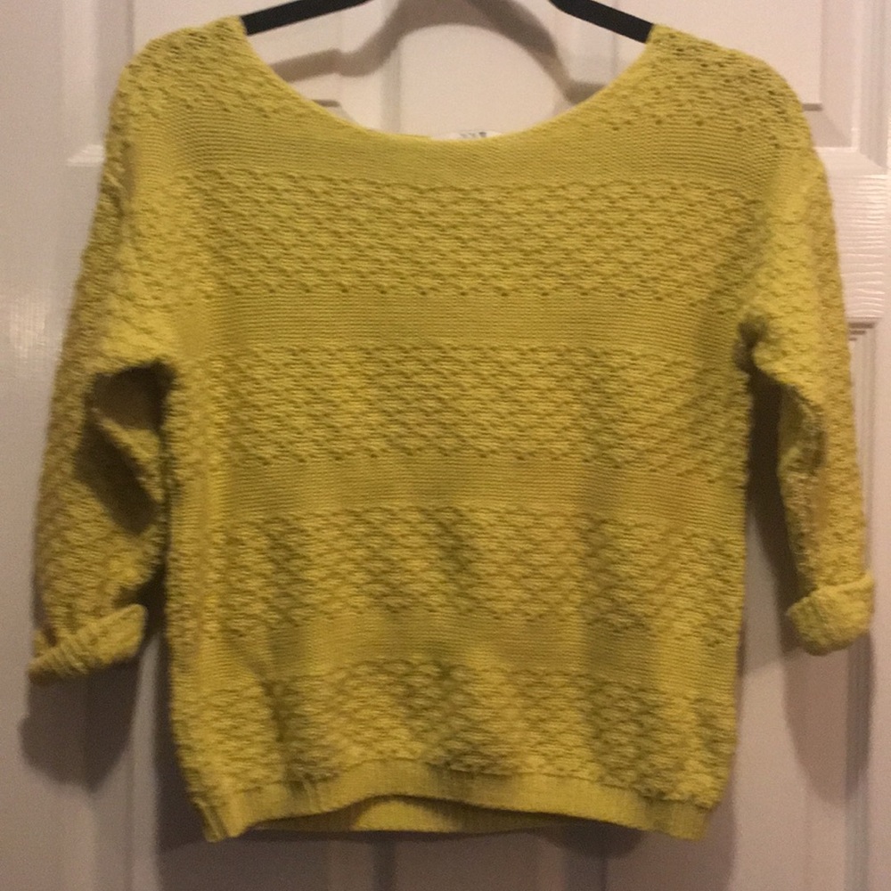 XXI yellow sweater